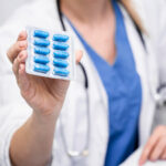 Brasil e Índia firmam acordo para produzir medicamentos contra o câncer e ampliar acesso no SUS