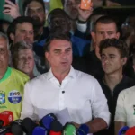 Flávio Bolsonaro não reconhece vitória de Lula e anuncia pedido de anulação da eleição