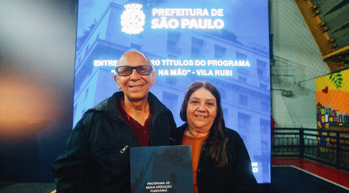 Prefeitura entrega 2,8 mil escrituras na Zona Sul e chega a 108,2 mil famílias beneficiadas em São Paulo