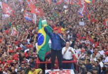 Lula é reeleito presidente do Brasil, derrota Flávio Bolsonaro e conquista quarto mandato histórico