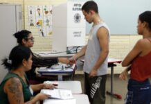 Brasileiros voltam às urnas no domingo para escolher presidente e seis governadores