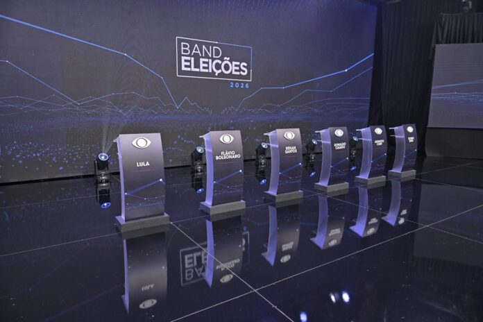pulpitos-preparados-para-o-debate-presidencial-da-band-182024